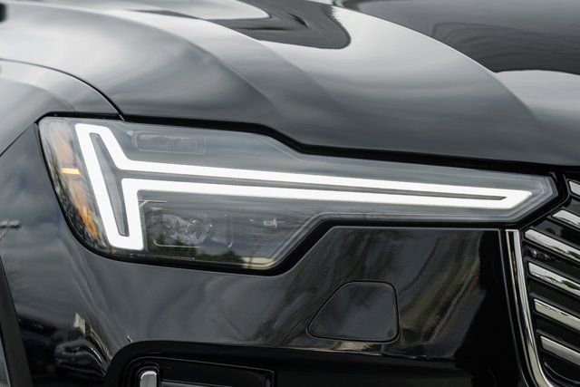 Certified 2025 Volvo XC90 T8 Core w/ Climate Package image 12