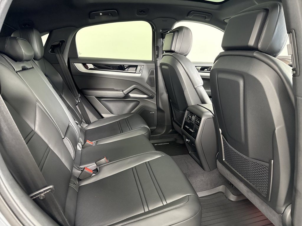 New 2026 Porsche Cayenne Coupe AWD/4WD image 24