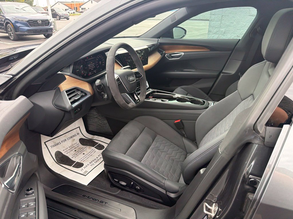 Used 2023 Audi e-tron GT Premium Plus AWD/4WD image 17