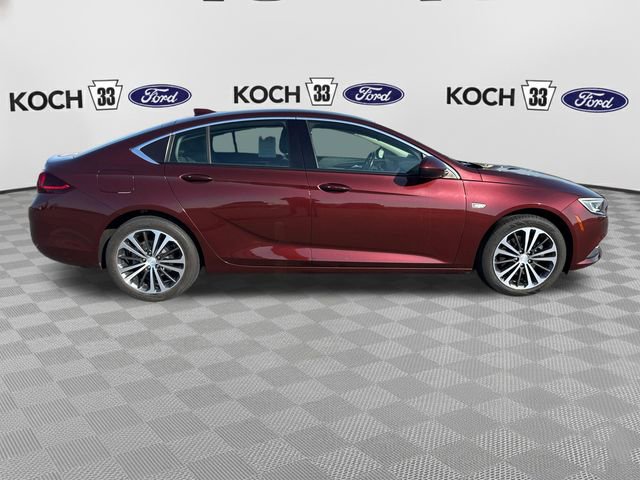 Used 2018 Buick Regal Essence w/ Driver Confidence Package #1 AWD/4WD image 9