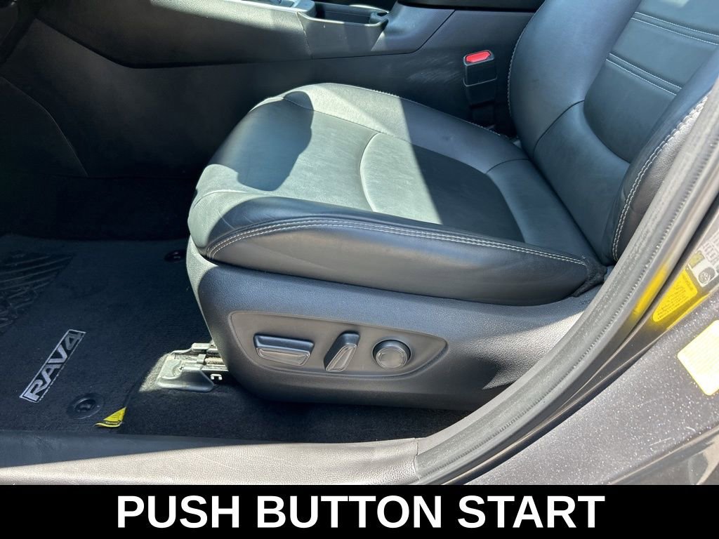 Used 2023 Toyota RAV4 XLE Premium image 12