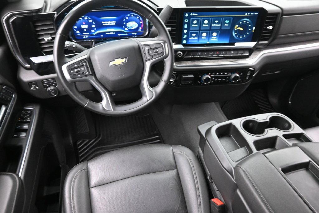 Used 2025 Chevrolet Silverado 2500 LTZ AWD/4WD image 14