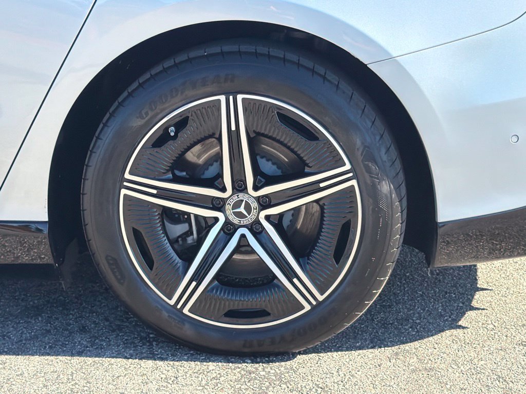 Certified 2023 Mercedes-Benz EQS 580 4MATIC Sedan image 17