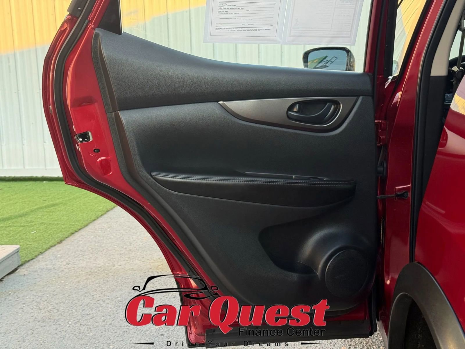 Used 2021 Nissan Rogue Sport S image 13