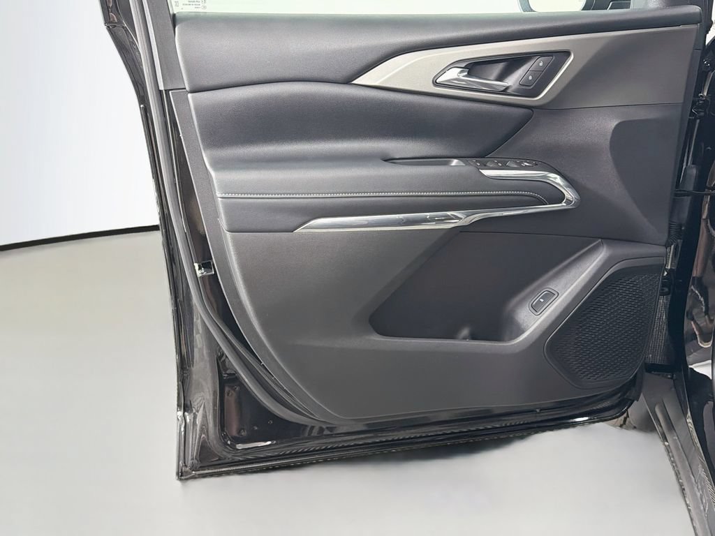 New 2026 Chevrolet Traverse LT w/ LPO, Floor Liner Package AWD/4WD image 34