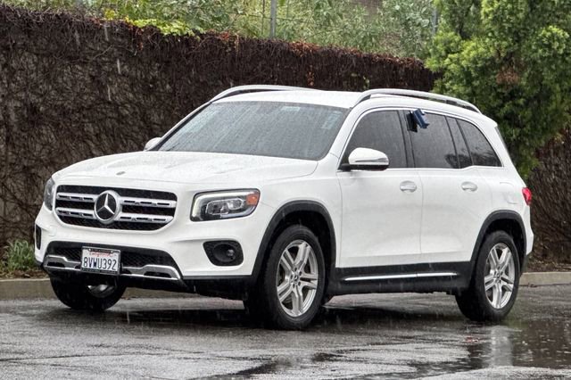 Used 2021 Mercedes-Benz GLB 250 w/ Premium Package image 8