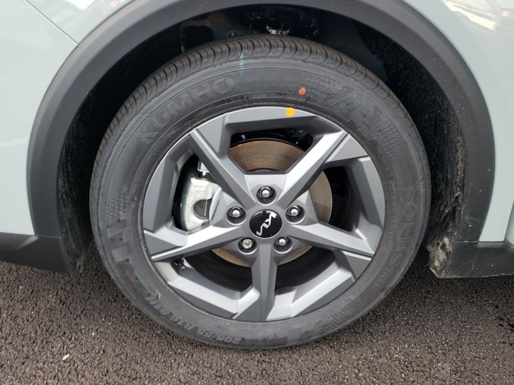 New 2025 Kia K4 LXS image 25