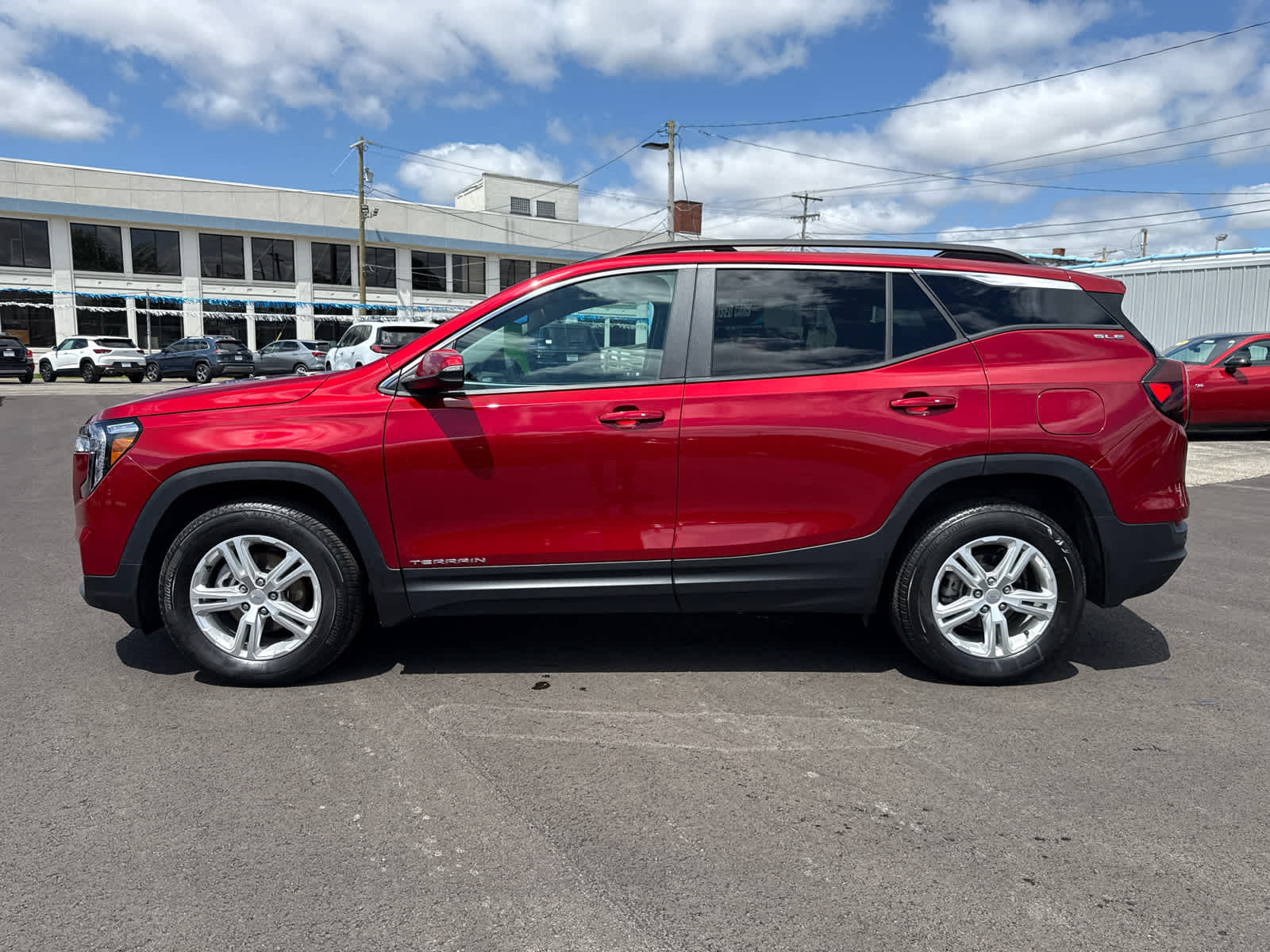 Used 2024 GMC Terrain SLE w/ Driver Convenience Package AWD/4WD image 8