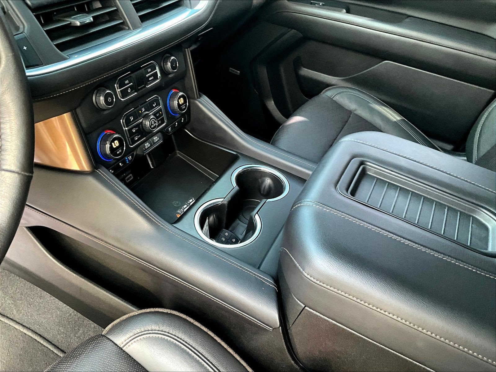 Used 2021 Chevrolet Tahoe High Country w/ Technology Package AWD/4WD image 18