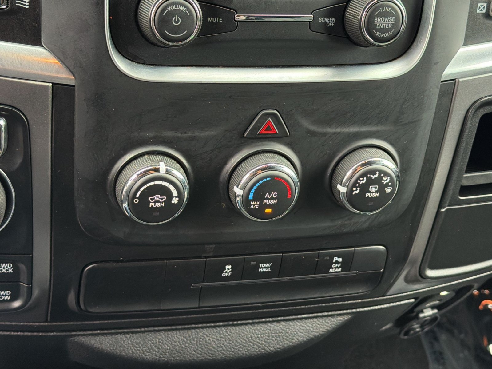 Used 2024 RAM 1500 Warlock AWD/4WD image 20