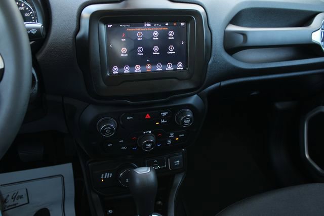 Used 2021 Jeep Renegade Latitude AWD/4WD image 12