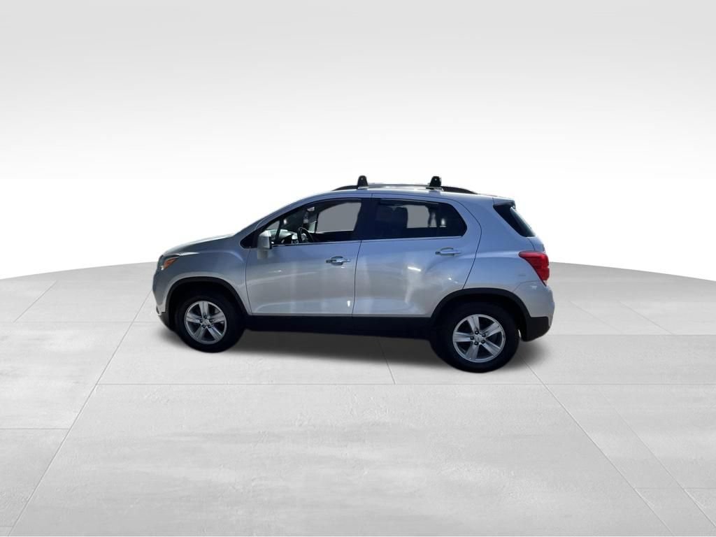 Used 2020 Chevrolet Trax LT w/ LT Convenience Package FWD image 9