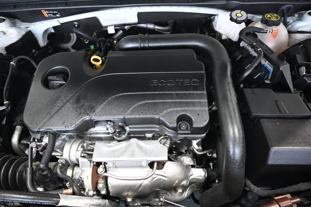 Used 2024 Chevrolet Malibu LT FWD image 30