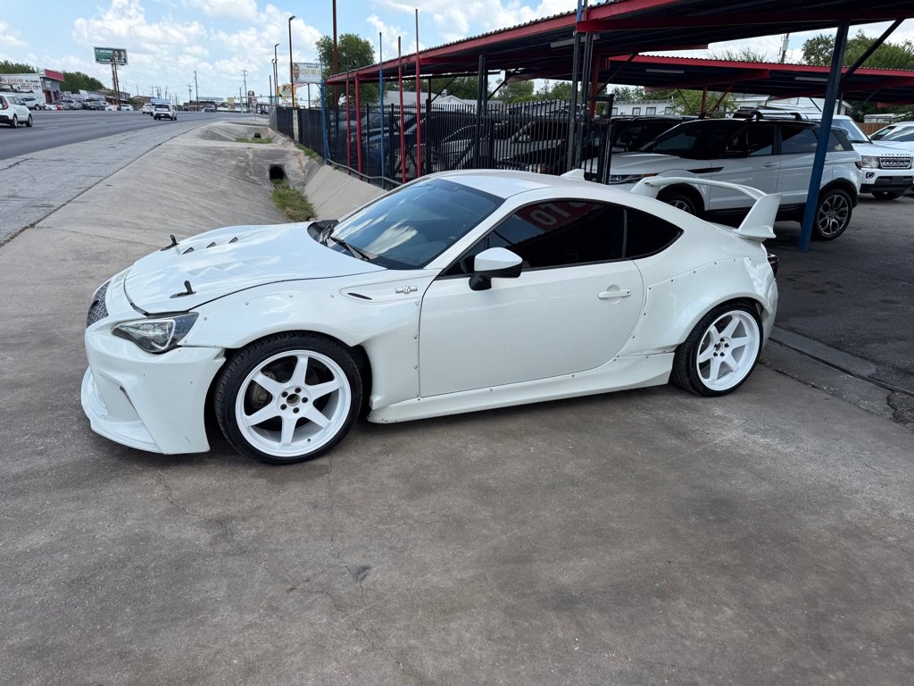 Used 2016 Scion FR-S RWD image 7