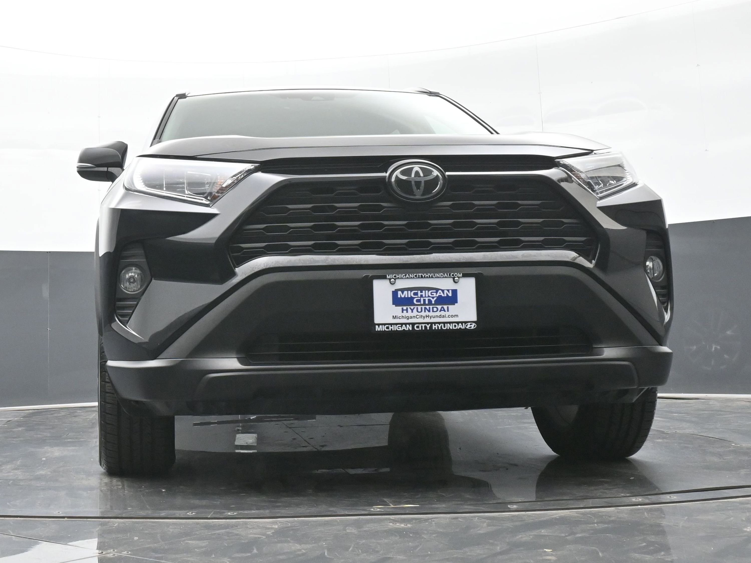 Used 2019 Toyota RAV4 XLE Premium image 39