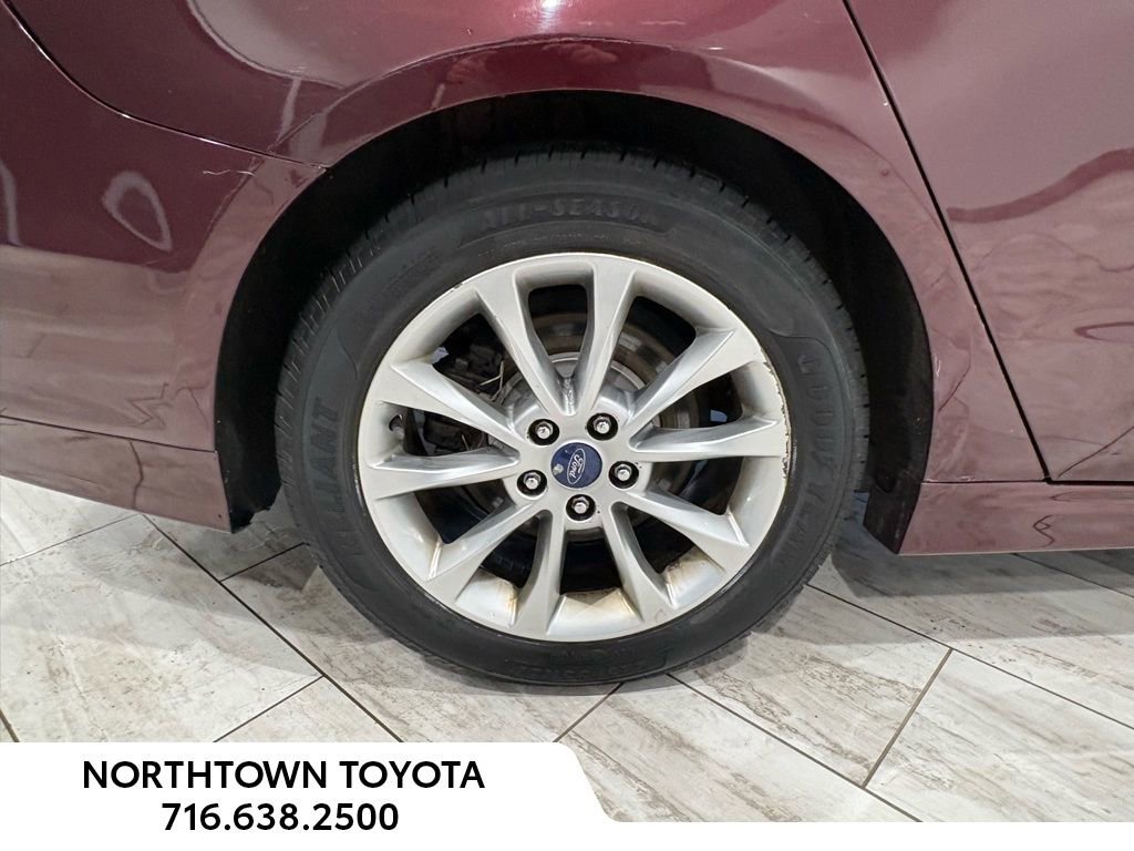 Used 2017 Ford Fusion SE FWD image 35