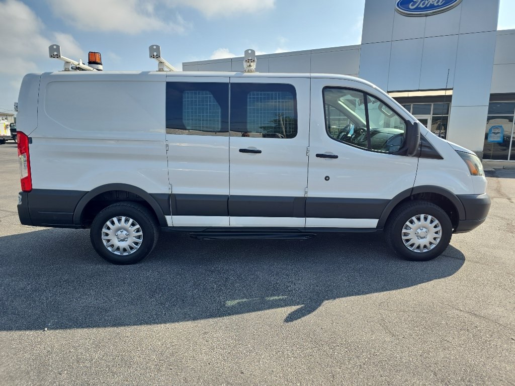 Used 2016 Ford Transit 250 130 Low Roof RWD image 5