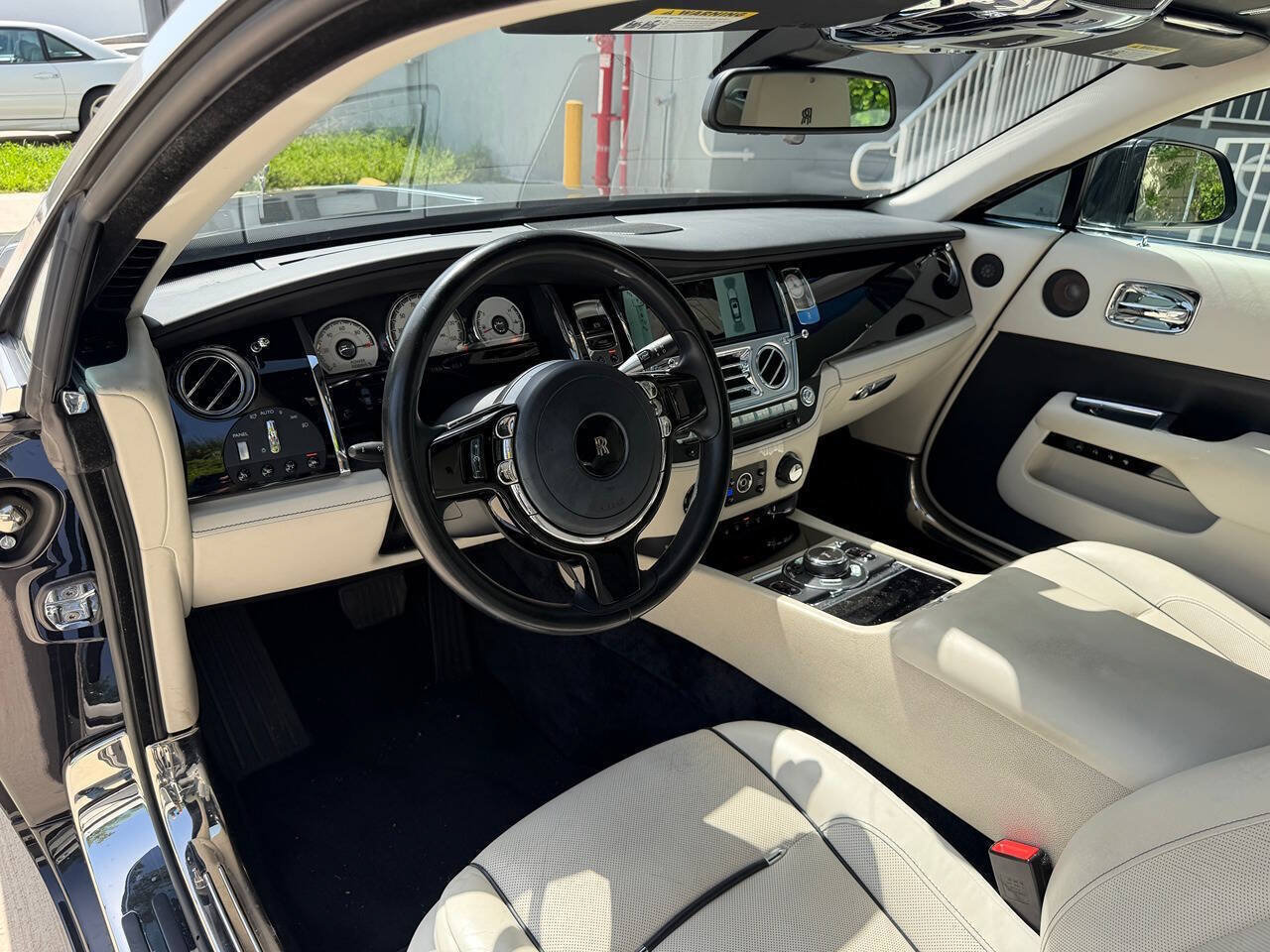 Used 2016 Rolls-Royce Wraith RWD image 13
