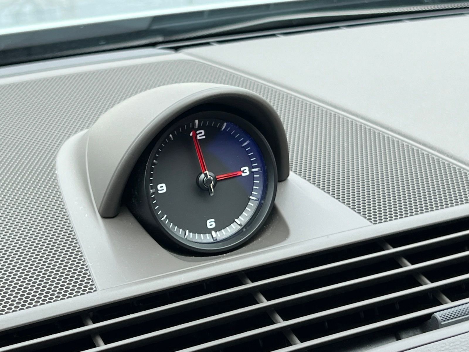 Certified 2023 Porsche Panamera 4 Platinum Edition image 23