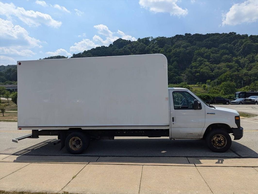 Used 2016 Ford E-450 and Econoline 450 Super Duty RWD image 4