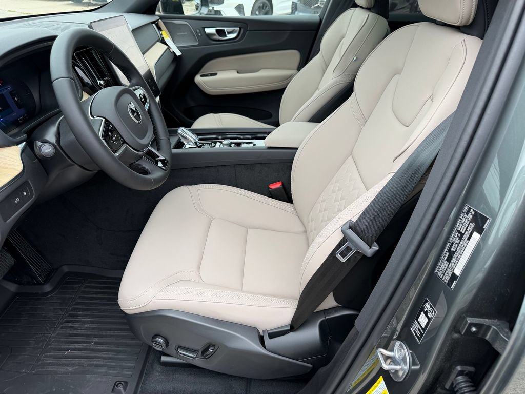 New 2026 Volvo XC60 T8 Plus w/ Protection Package Premier AWD/4WD image 17