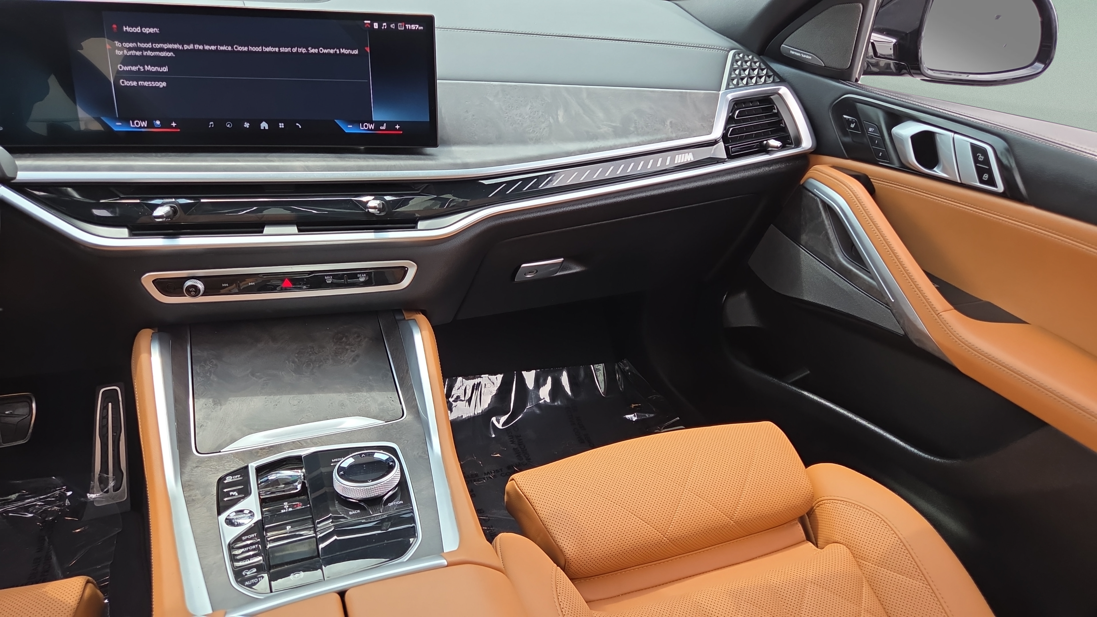 Used 2025 BMW X6 M60i AWD/4WD image 14