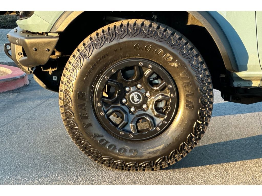 Used 2023 Ford Bronco Wildtrak image 32