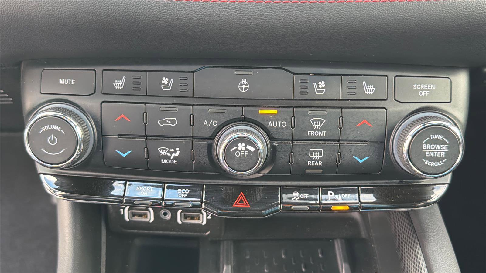 Used 2025 Dodge Durango R/T image 37