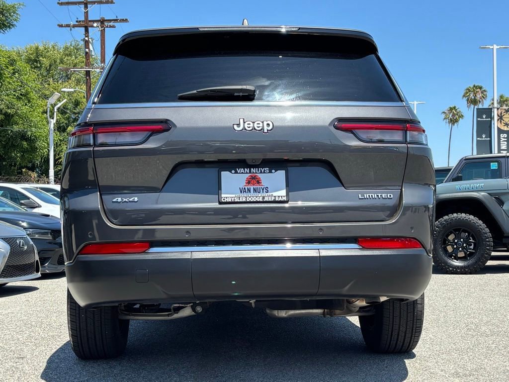 Used 2024 Jeep Grand Cherokee L Limited AWD/4WD image 5