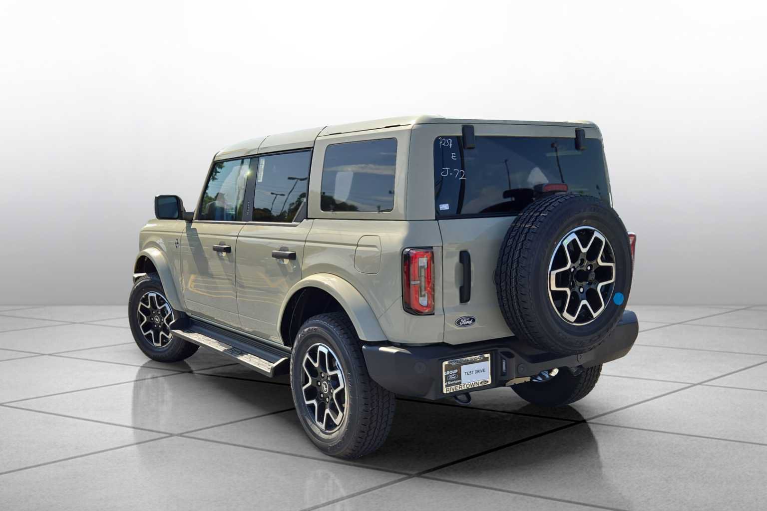 New 2026 Ford Bronco Outer Banks AWD/4WD image 13