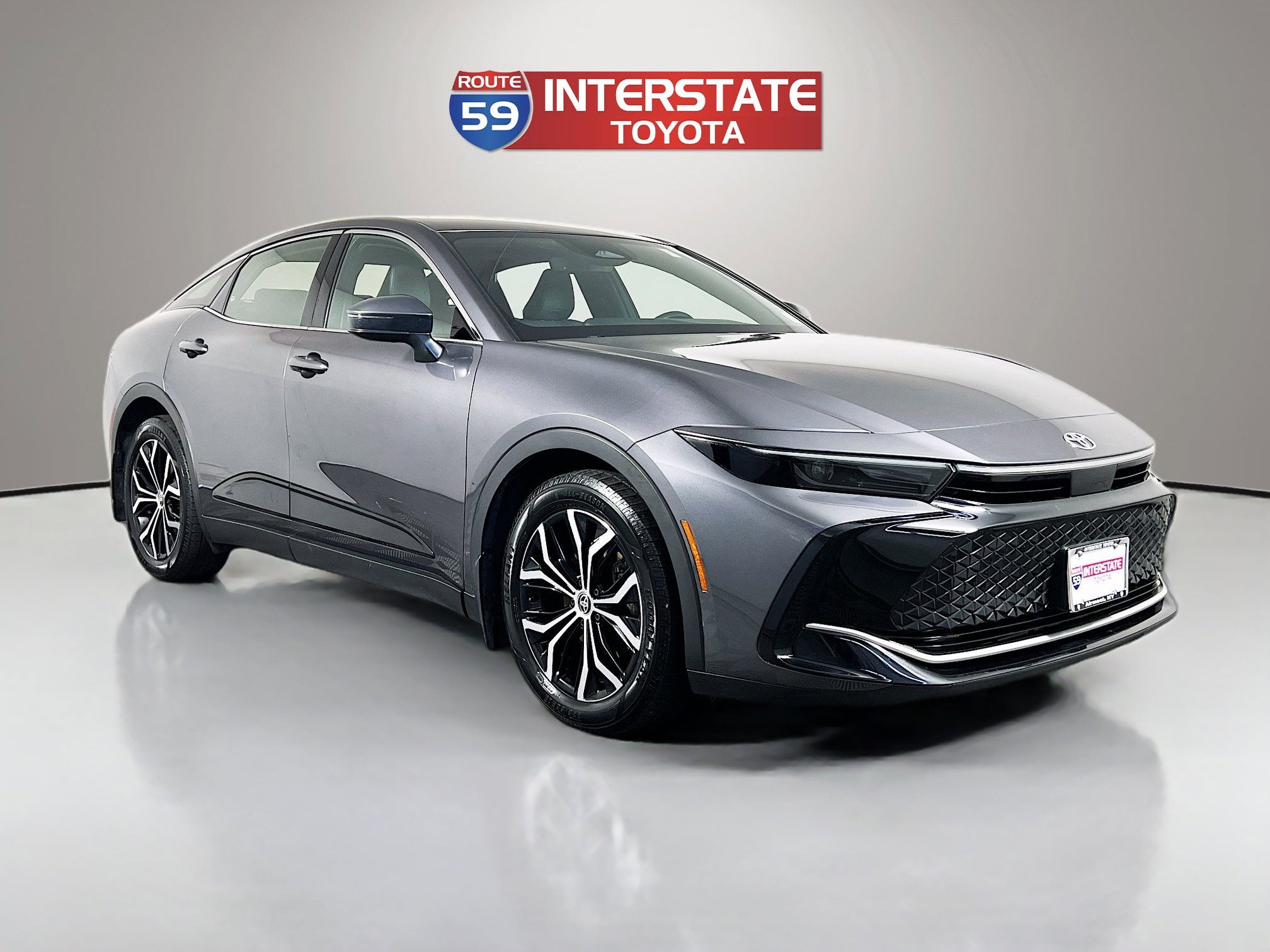 Used 2023 Toyota Crown image 1