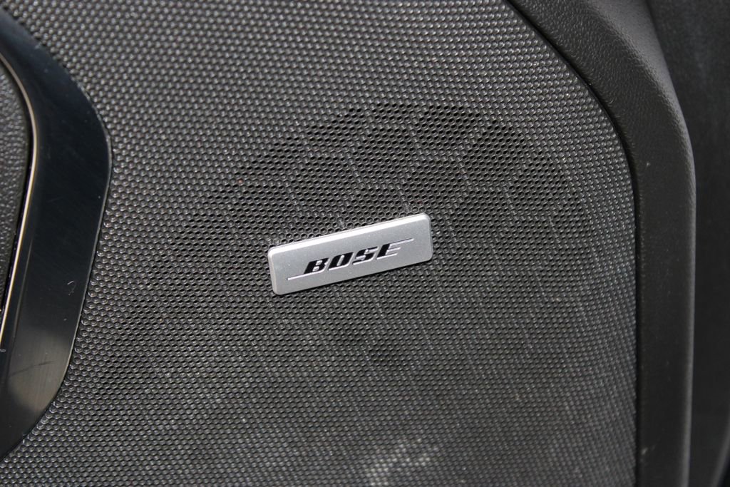 Used 2023 Chevrolet Suburban Premier image 39