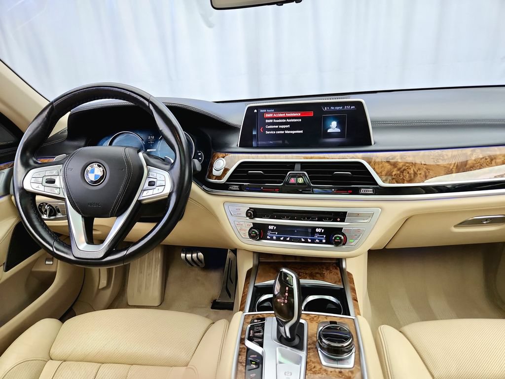 Used 2018 BMW 740e xDrive AWD/4WD image 28