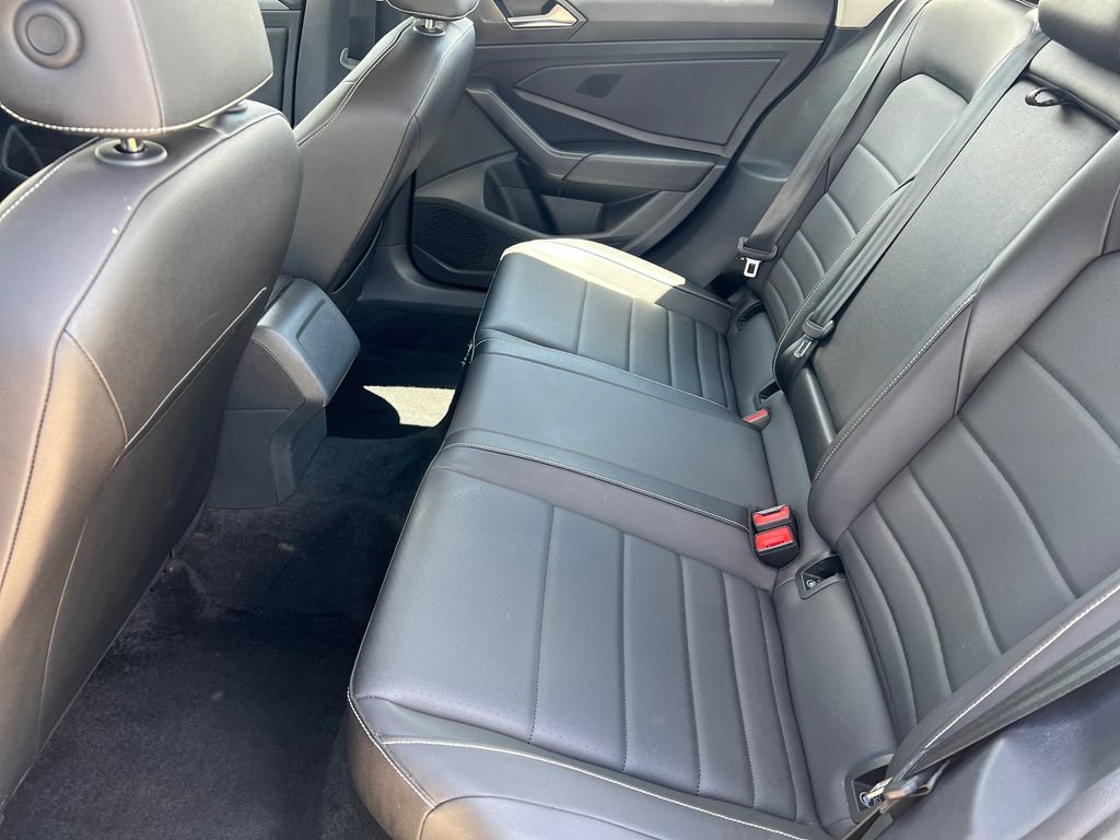 Used 2024 Volkswagen Jetta SE FWD image 15