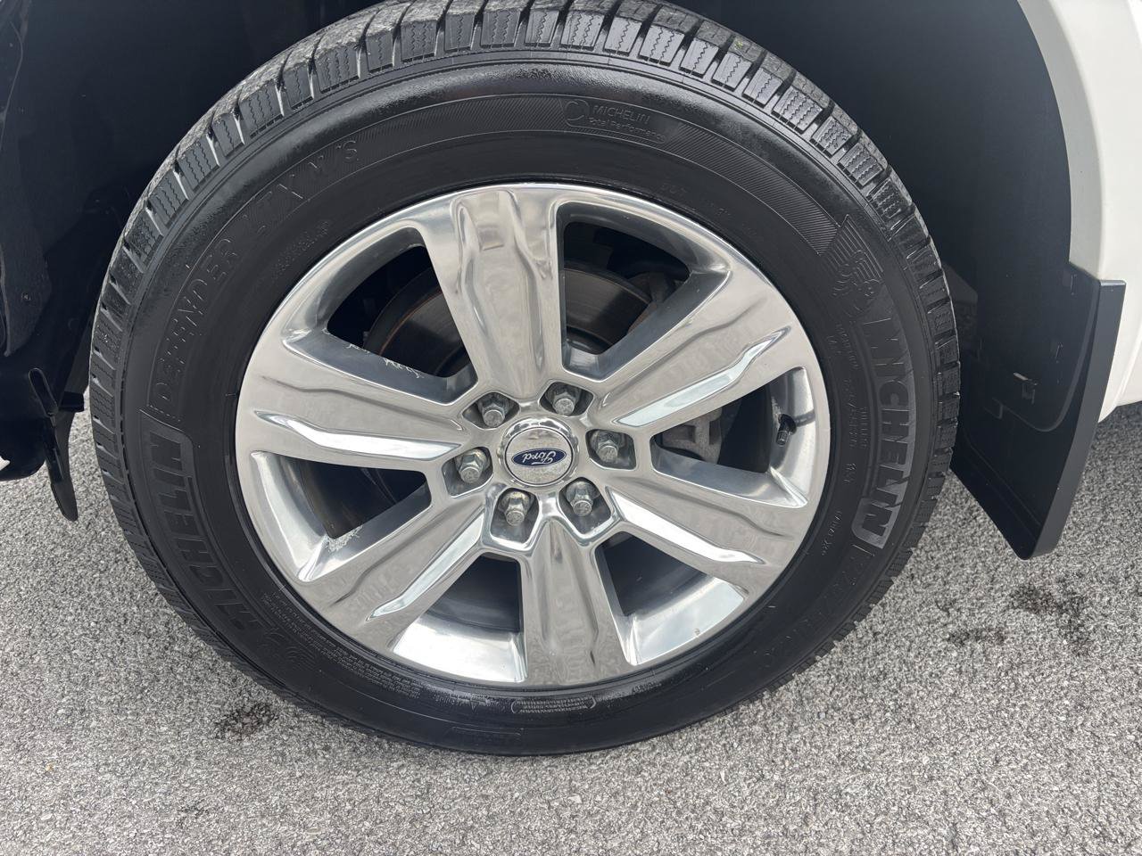 Used 2016 Ford F150 Platinum w/ Equipment Group 701A Luxury AWD/4WD image 9