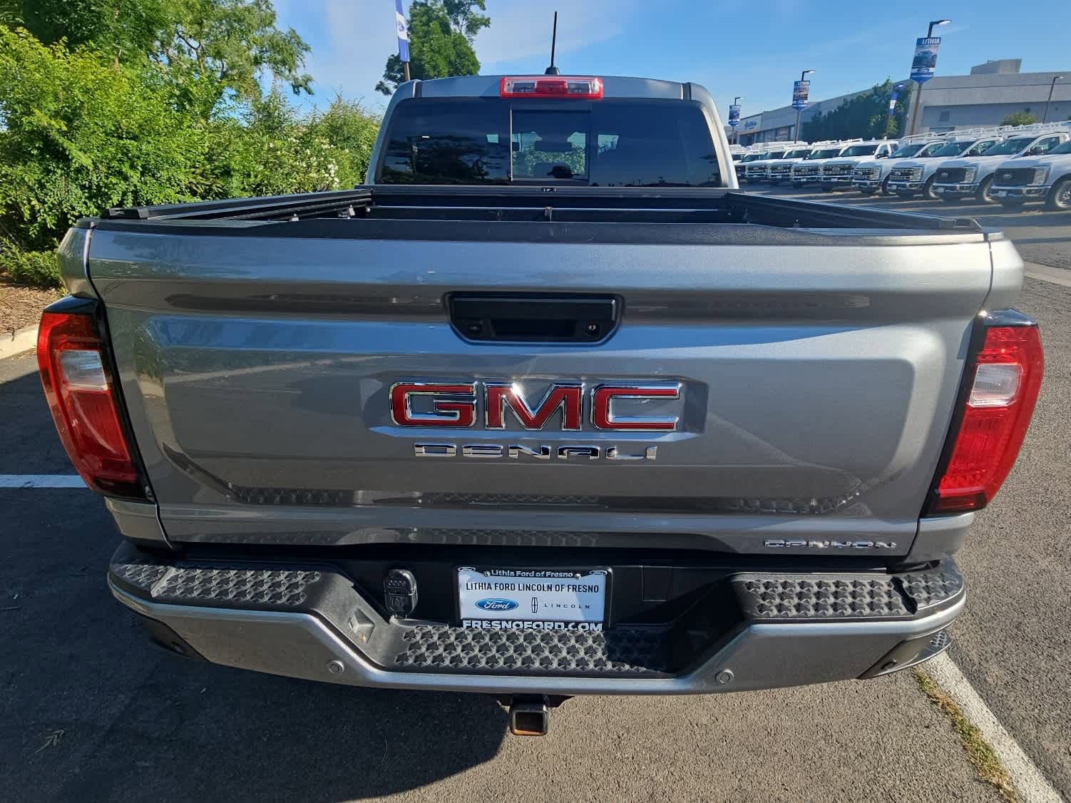 Used 2023 GMC Canyon Denali image 8