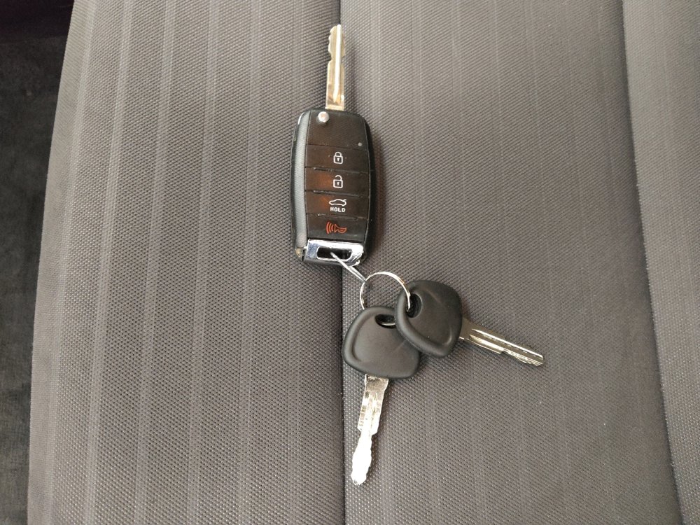 Used 2017 Kia Forte S image 32