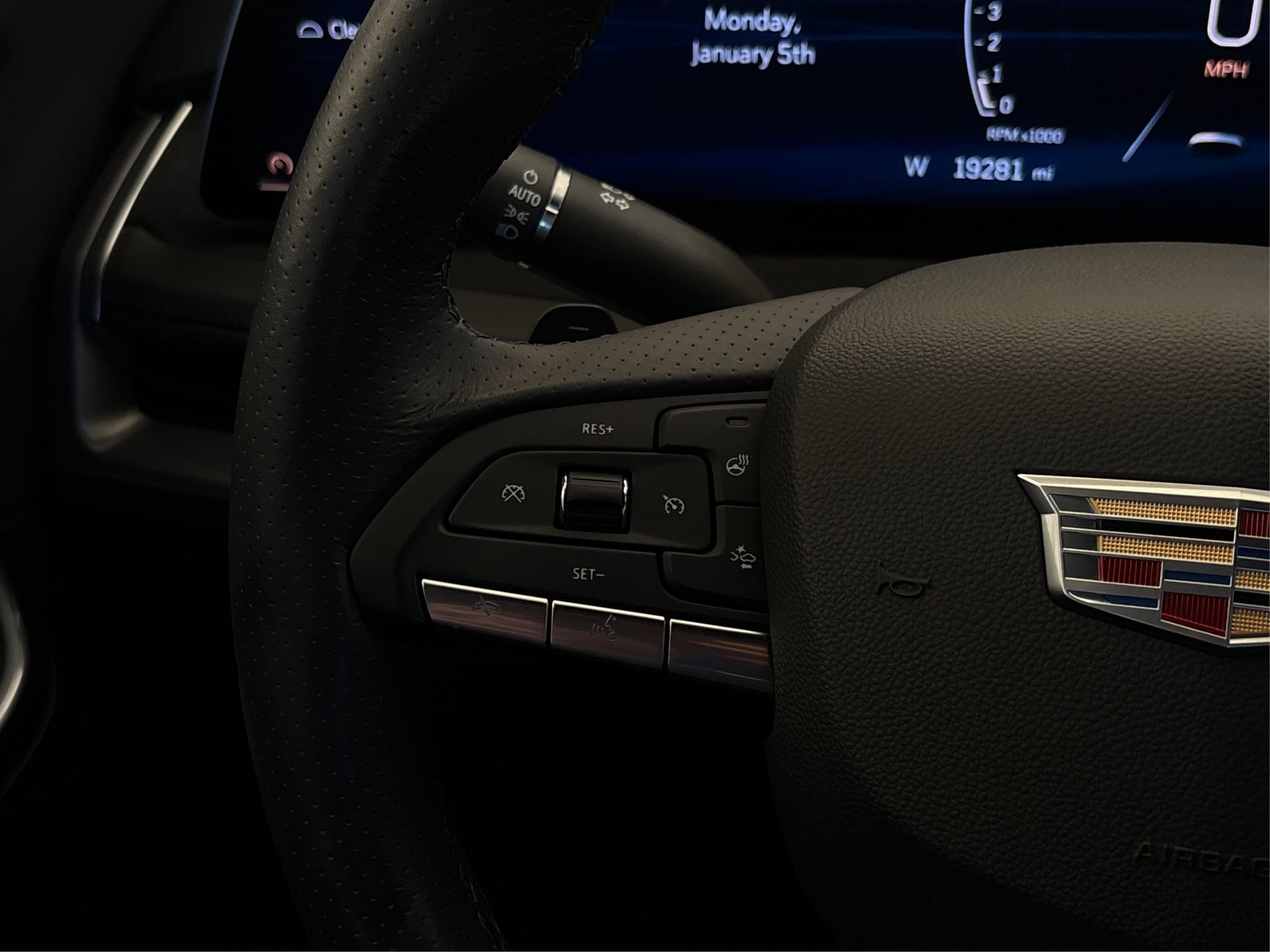 Certified 2024 Cadillac XT4 Sport image 28