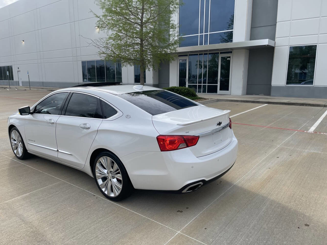 Used 2017 Chevrolet Impala Premier w/ Enhanced Convenience Package image 20