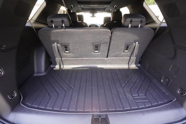 Used 2023 Chevrolet Traverse Premier w/ Redline Edition FWD image 29
