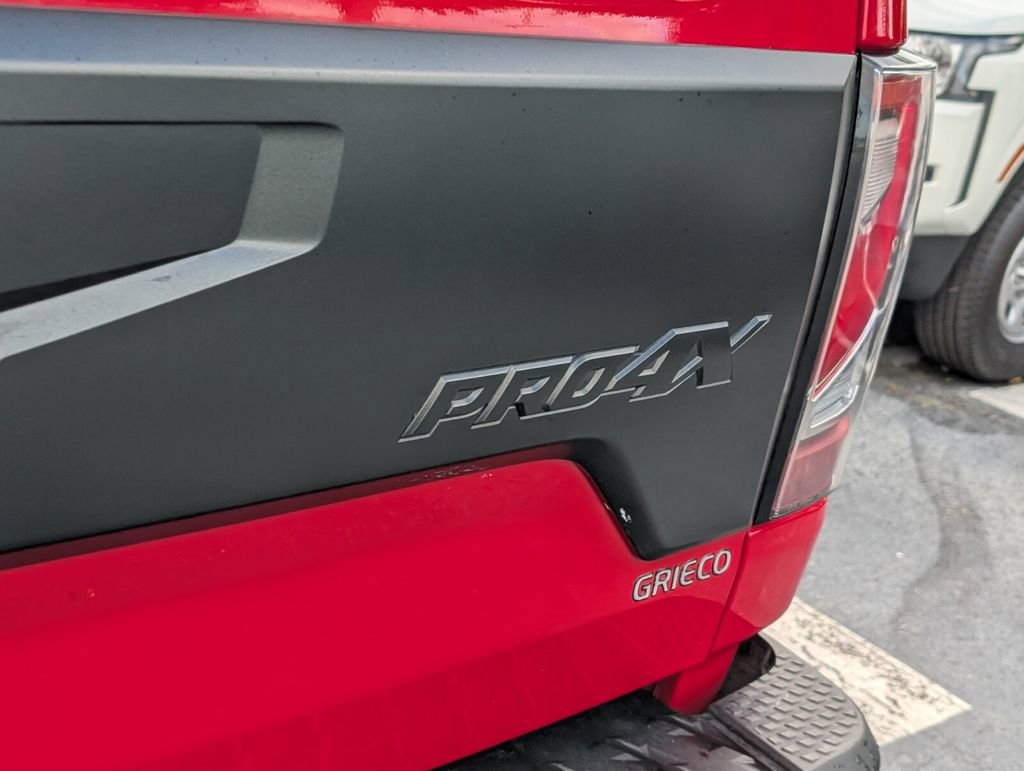 Used 2021 Nissan Titan PRO-4X w/ Pro-4x Convenience Package image 16