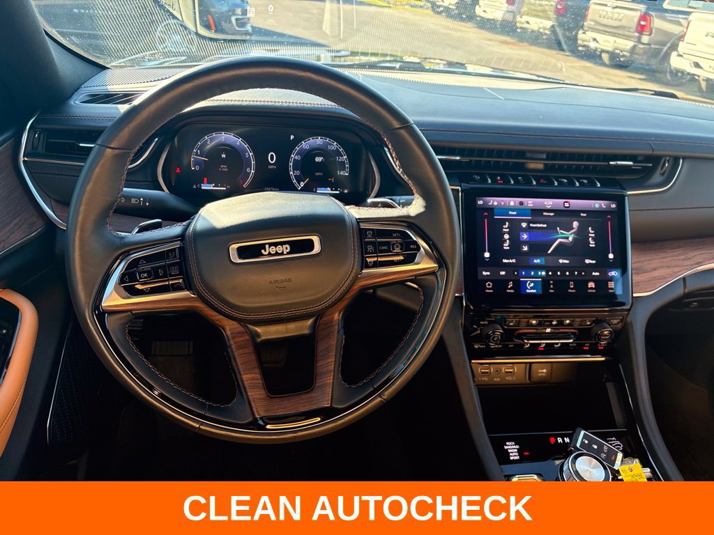 Used 2023 Jeep Grand Cherokee Summit w/ Adv Protech Group IV AWD/4WD image 4