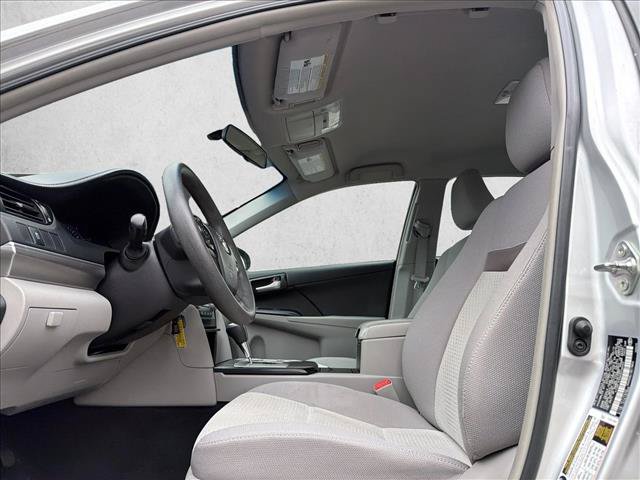Used 2014 Toyota Camry LE FWD image 12
