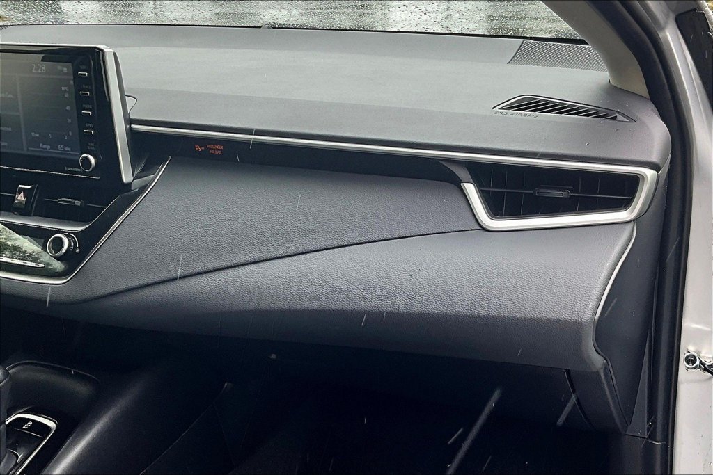 Used 2021 Toyota Corolla LE w/ Carpet Mat Package (TMS) FWD image 13