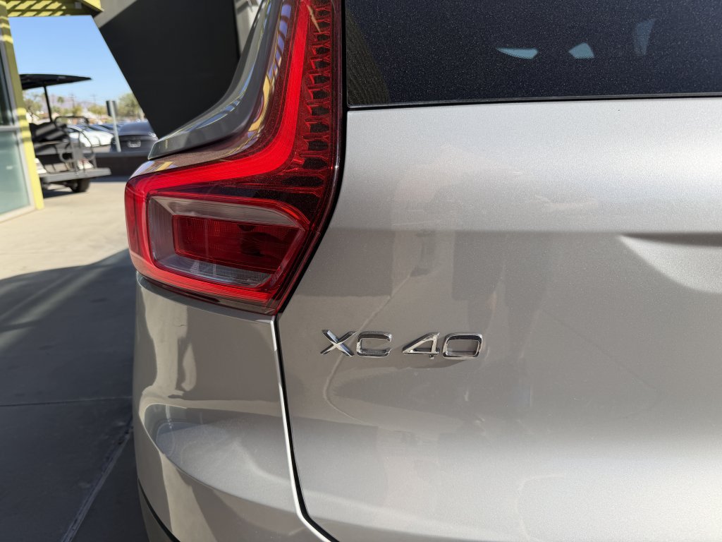 Used 2023 Volvo XC40 Recharge Ultimate AWD/4WD image 14
