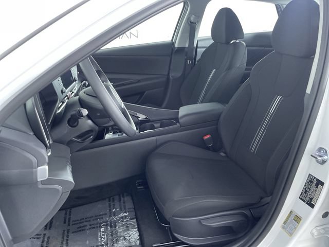 New 2026 Hyundai Elantra Hybrid FWD image 18
