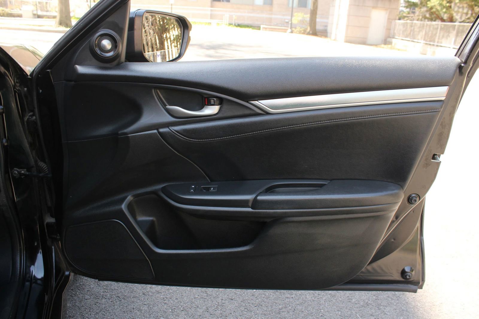 Used 2016 Honda Civic Touring image 25