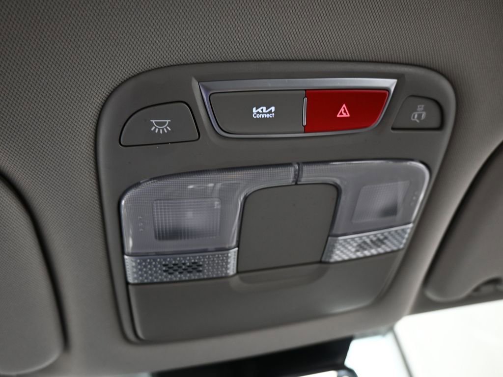 Used 2025 Kia Telluride LX FWD image 31