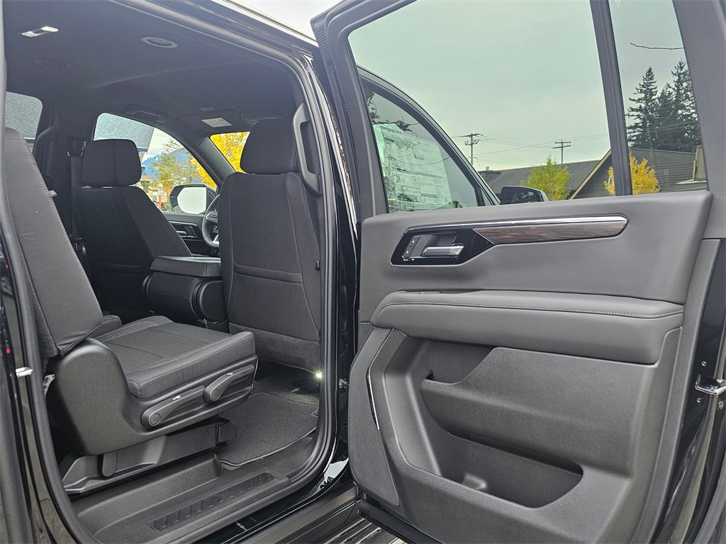 New 2026 Chevrolet Suburban LS image 15