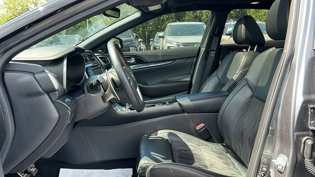 Certified 2023 Nissan Maxima SR w/ Sport Mat Group FWD image 10